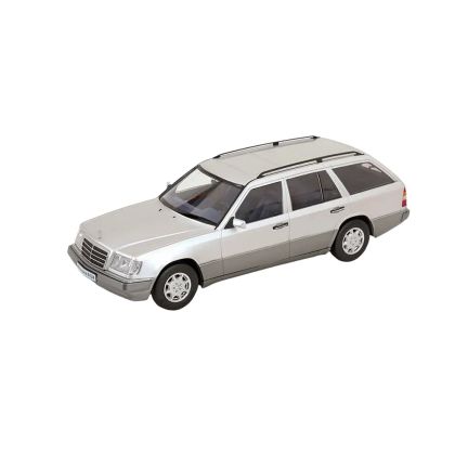 Метална кола Mercedes-Benz E-Class S124 1:18, Triple9
