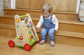 Детски дървен Уокър - проходилка с игри за бебета