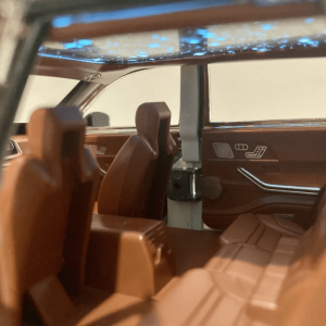 Метален джип mercedes-maybach gls 600, С отварящи се врати, Черен