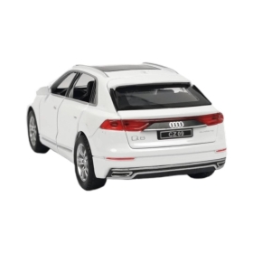 Метален джип Audi Q8, Със светлини и звуци, Бял, Без опаковка