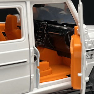 Метален автомобил Mercedes-benz G63 AMG 6×6, С отварящи се врати, Бял, Без опаковка
