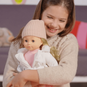 Кукла Чери пее и говори на български език, С бяло палто, 46 см