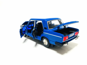 Метална кола Lada, със светлини и звуци, Синя
