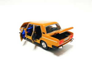 Метална кола Lada, със светлини и звуци, Оранжева