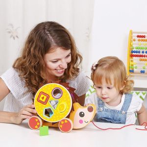 Дървена играчка за дърпане Hedgehog TKE011