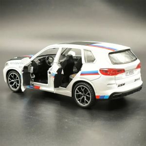 Метален автомобил BMW X5 M – мащаб 1:24, Бял, Без опаковка