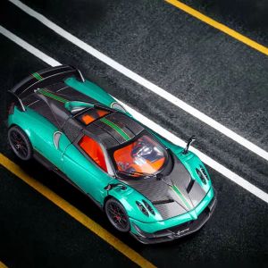 Метална кола Pagani Huayra BC 1:24 – зелен с ефект пушек, звук, светлини, без опаковка