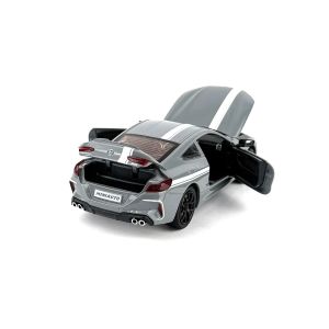 Метална кола BMW M8 Competition 1:24 – сив със спортни линии, Без опаковка
