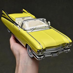 Метален модел Cadillac Eldorado Cabriolet 1:24 – жълт ретро, Без опаковка