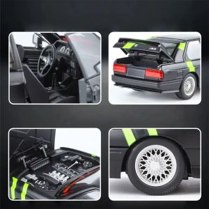 Метална кола BMW M3 E30 1:24 състезателен дизайн, черен, без опаковка