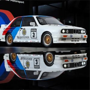 Метална кола BMW M3 E30 1:24 състезателен дизайн, бял, без опаковка