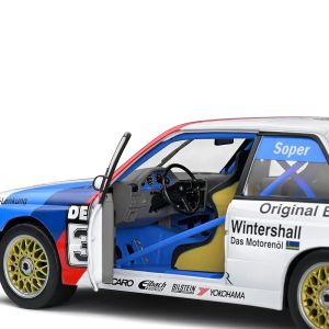 Метална кола BMW M3 E30 1:24 състезателен дизайн, бял, без опаковка