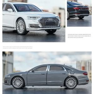 Метална кола Audi A8 1:24 сив луксозен седан с детайлен интериор
