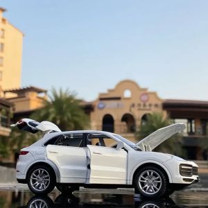 Метална кола Porsche Cayenne, 1:32, Бяла, Без опаковка