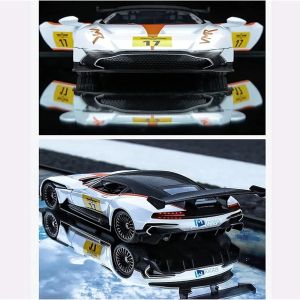 Метална кола Aston Martin Valkyrie AMR Pro 1:22, бяла