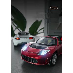 Метална кола Tesla Roadster 1:24 с зарядна станция, червена