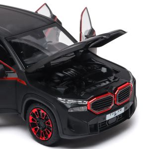 Метална кола BMW XM 1:24, Черна, Пушек, Светлини, Звук, Без индивидуална опаковка