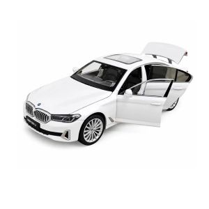 Метална кола BMW 530Li G30 5 Series, 1:24, бяла, светлини и звук