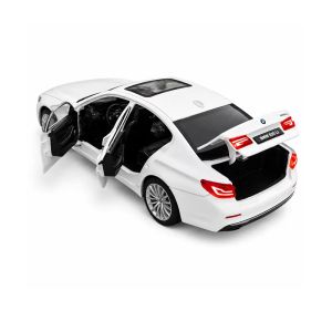 Метална кола BMW 530Li G30 5 Series, 1:24, бяла, светлини и звук