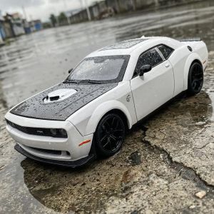 Метална кола Dodge Challenger SRT Hellcat Widebody 1:18, Бяла, Без индивидуална опаковка