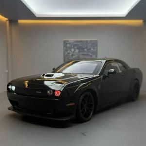 Метална кола Dodge Challenger SRT Hellcat Widebody 1:18, Черна, Без индивидуална опаковка