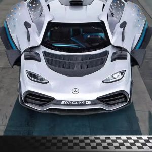 Метална кола Mercedes-AMG ONE, 1:24, сребриста