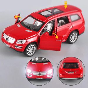 Метална кола Mercedes-Benz GL 500, 1:32, светлини и звук, черна