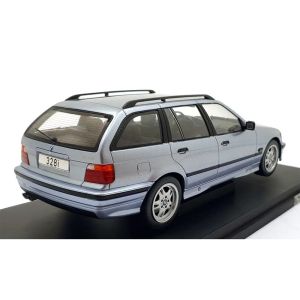 Метална кола BMW 3 Series E36 Touring 1995 1:18 Сребриста – Model Car Group