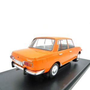 Метална кола Wartburg 353 1:18, оранжева – Model Car Group