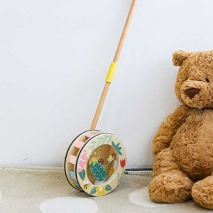 Дървена играчка за бутане "Дъга" с флорални мотиви Classic World - 12 месеца