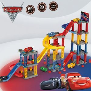 Детска писта Cars Маккуин с многоетажен паркинг и 3 колички, 69 части