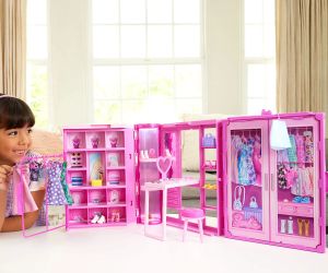 Barbie Dream Closet – гардероб с дрехи и аксесоари, Mattel