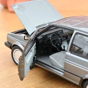 Метална кола Volkswagen Golf II CL 1989 1:18 – Norev