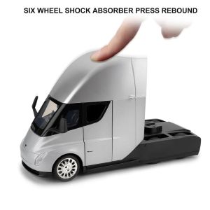 Метален камион Tesla Semi 1:24 със зарядна станция – сребрист