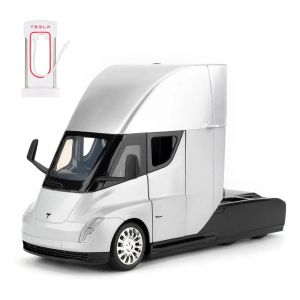 Метален камион Tesla Semi 1:24 със зарядна станция – сребрист
