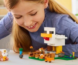 LEGO Minecraft 21585 – Ферма за пилета, 233 части
