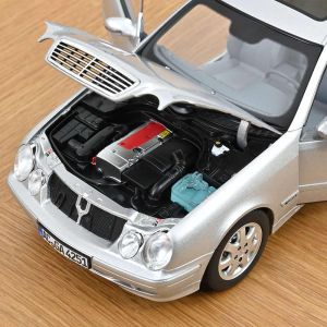 Метална кола Mercedes-Benz CLK-Class Coupe 2000, 1:18, сребриста – Norev