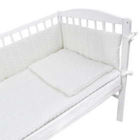 Плетен комплект за бебешко креватче бял